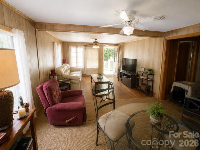 312 S Miller Avenue, Statesville, NC 28677
