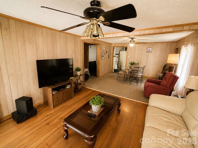 312 S Miller Avenue, Statesville, NC 28677