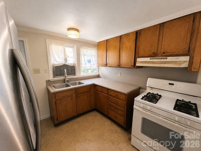 312 S Miller Avenue, Statesville, NC 28677