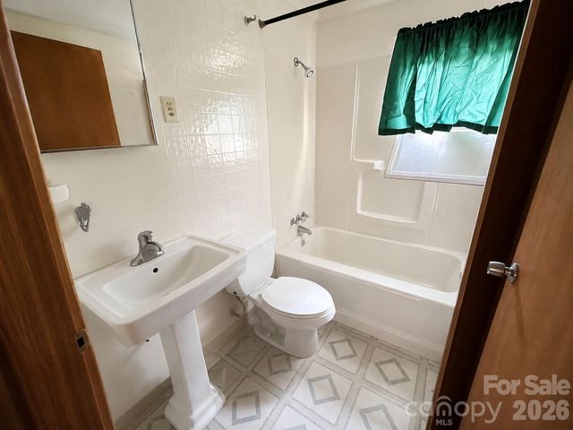 312 S Miller Avenue, Statesville, NC 28677