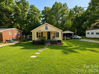 312 S Miller Avenue, Statesville, NC 28677