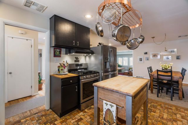 3901 Palomas Court NE, Albuquerque, NM 87110