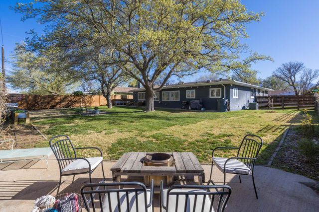 3901 Palomas Court NE, Albuquerque, NM 87110