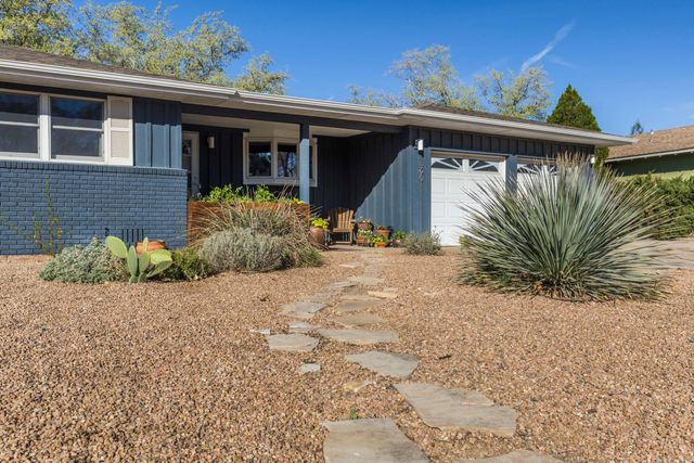 3901 Palomas Court NE, Albuquerque, NM 87110