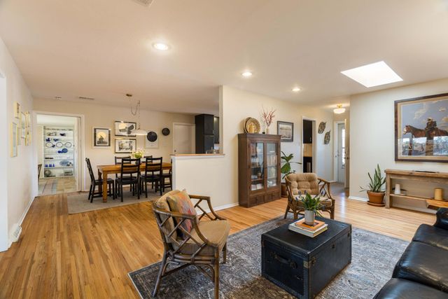 3901 Palomas Court NE, Albuquerque, NM 87110