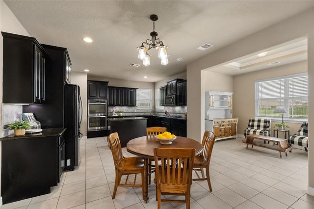 14407 Meadowlands Drive, Mont Belvieu, TX 77523