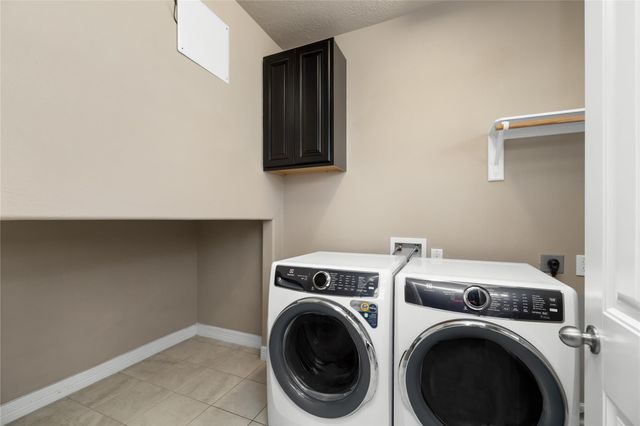 14407 Meadowlands Drive, Mont Belvieu, TX 77523