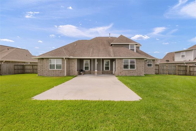 14407 Meadowlands Drive, Mont Belvieu, TX 77523