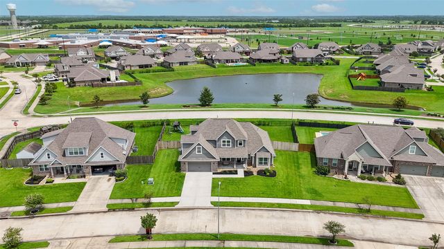 14407 Meadowlands Drive, Mont Belvieu, TX 77523