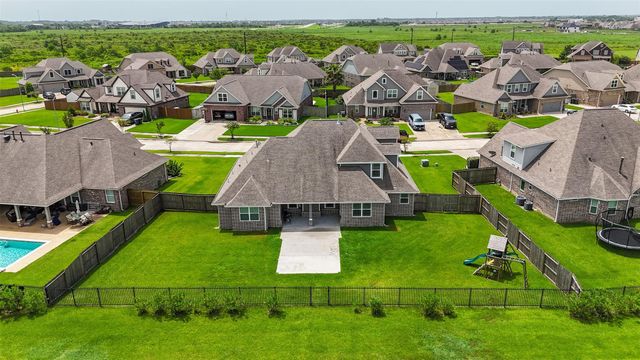 14407 Meadowlands Drive, Mont Belvieu, TX 77523