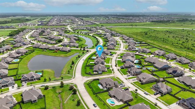 14407 Meadowlands Drive, Mont Belvieu, TX 77523