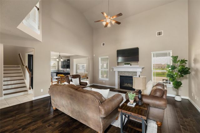 14407 Meadowlands Drive, Mont Belvieu, TX 77523