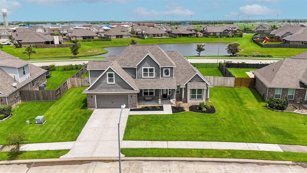 14407 Meadowlands Drive, Mont Belvieu, TX 77523