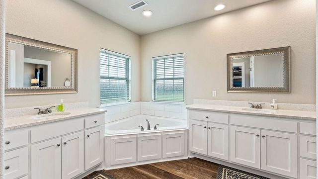 11995 Viney Grove, Prairie Grove, AR 72753