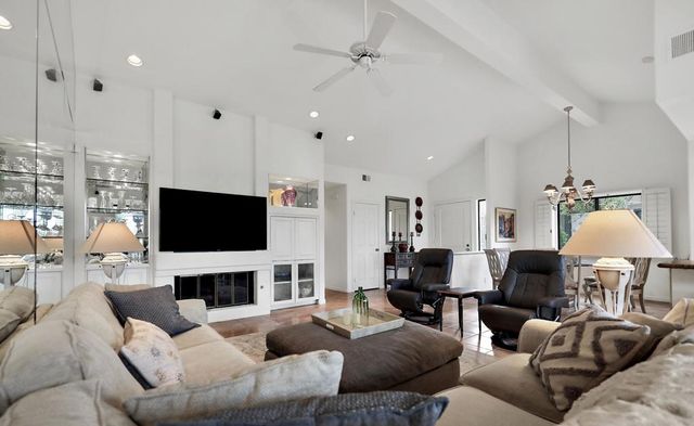 39 Blue River Drive, Palm Desert, CA 92211