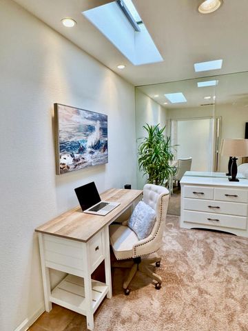 39 Blue River Drive, Palm Desert, CA 92211