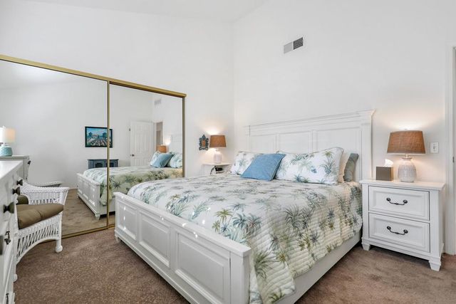 39 Blue River Drive, Palm Desert, CA 92211
