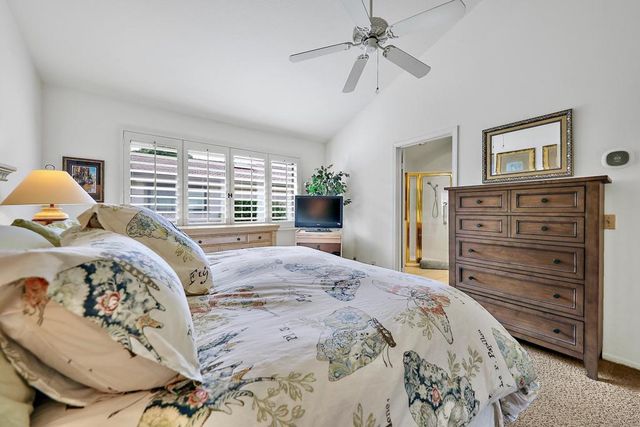 39 Blue River Drive, Palm Desert, CA 92211