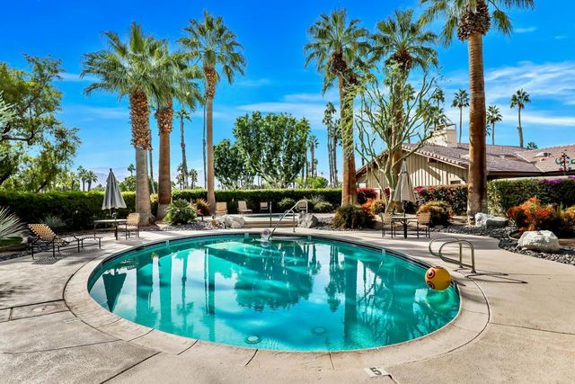 39 Blue River Drive, Palm Desert, CA 92211