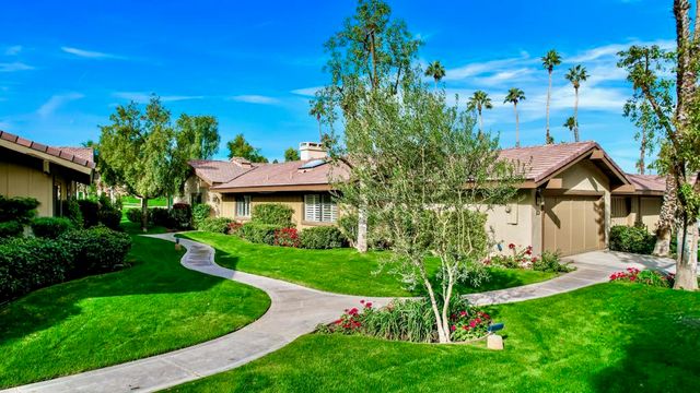 39 Blue River Drive, Palm Desert, CA 92211