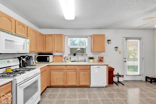 8452 Abbey Dell Drive, Camby, IN 46113