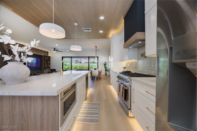 2725 Youngdale Drive, Las Vegas, NV 89134