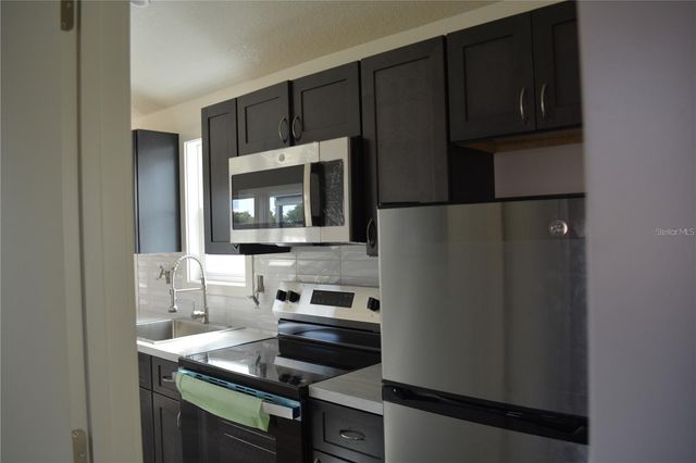 575 2ND STREET, Oviedo, FL 32765