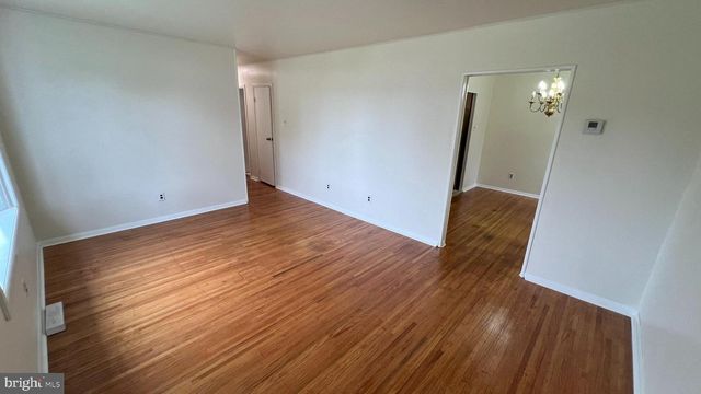 227 SOMERSET RD, Deptford, NJ 08096