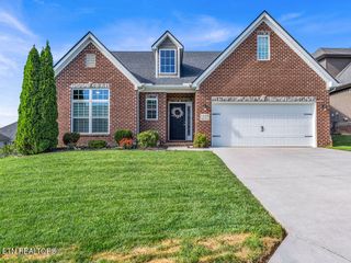 1449 Mossy Rock Lane, Knoxville, TN 37922