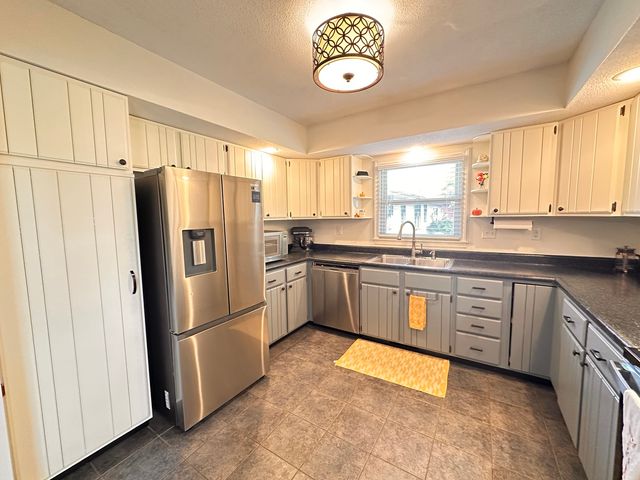 2006 Park Ridge Drive, Urbana, IL 61802