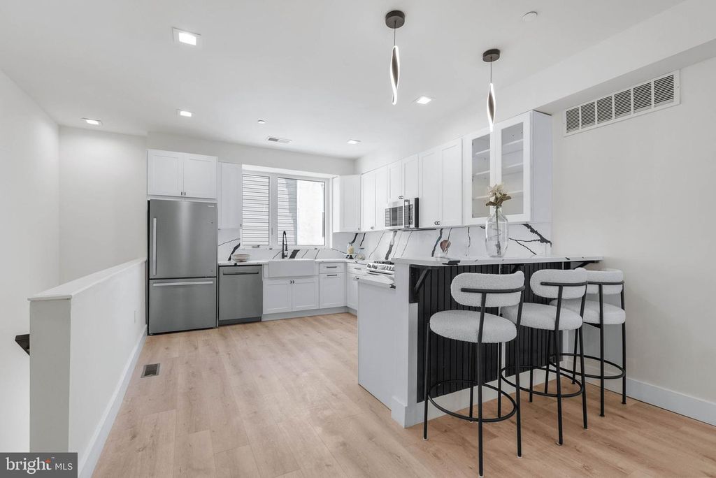 1335 S WOODSTOCK ST, PHILADELPHIA, PA 19146 — photo 3