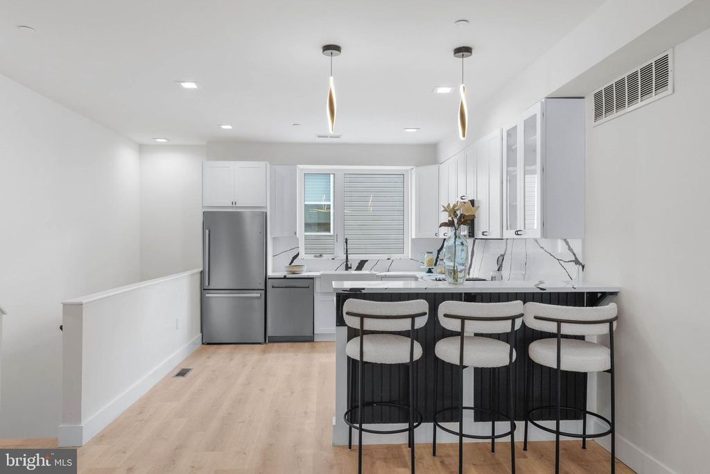1335 S WOODSTOCK ST, PHILADELPHIA, PA 19146 — photo 5