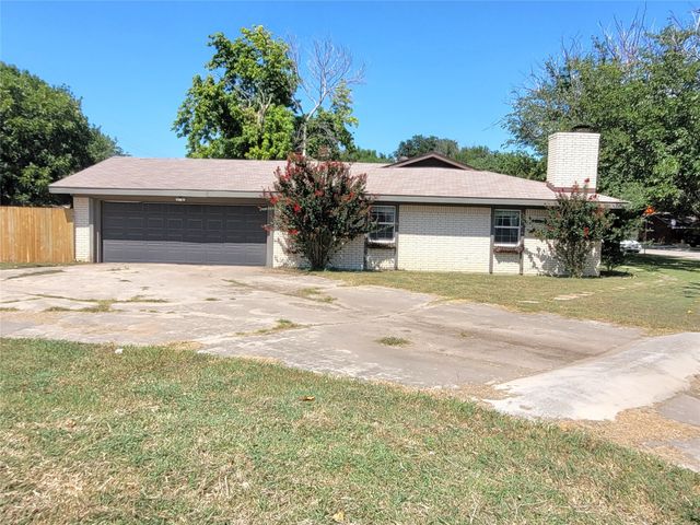 2413 Monticello Street, Brownwood, TX 76801
