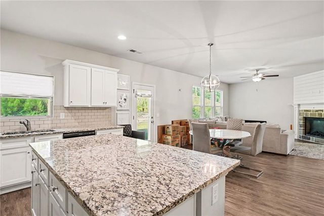 411 Arden Place, Ellenwood, GA 30294