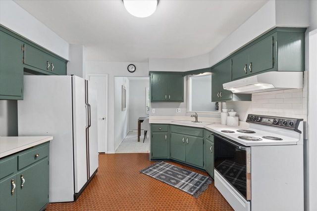 4913 N Navajo AVENUE, Glendale, WI 53217