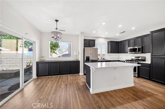 2037 W Avenue H6, Lancaster, CA 93536