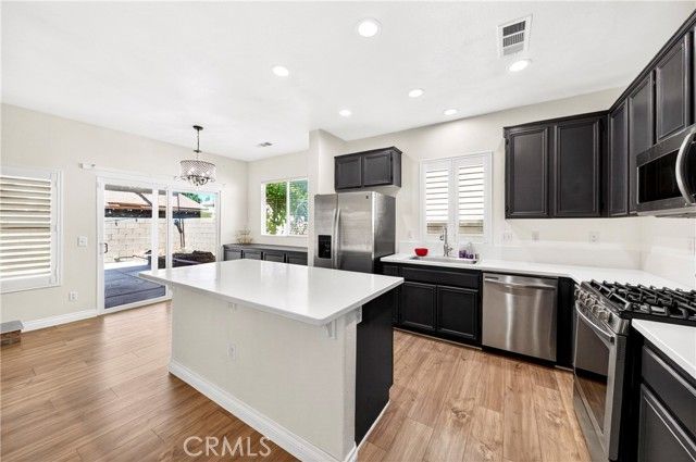 2037 W Avenue H6, Lancaster, CA 93536