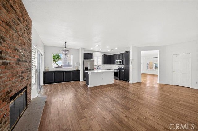 2037 W Avenue H6, Lancaster, CA 93536