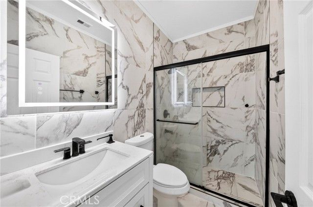 2037 W Avenue H6, Lancaster, CA 93536