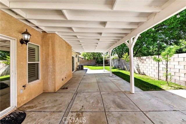 2037 W Avenue H6, Lancaster, CA 93536