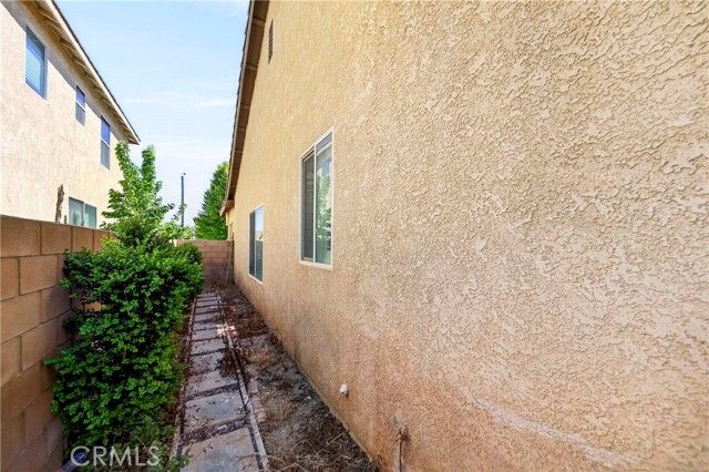 2037 W Avenue H6, Lancaster, CA 93536