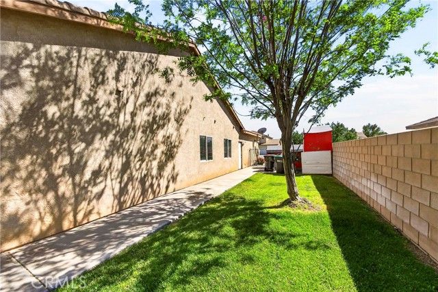 2037 W Avenue H6, Lancaster, CA 93536