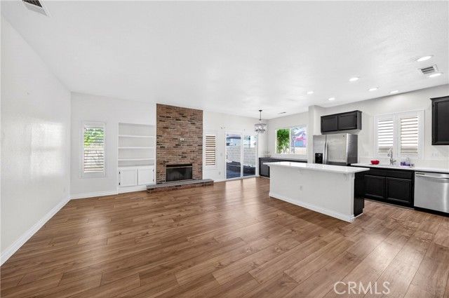 2037 W Avenue H6, Lancaster, CA 93536