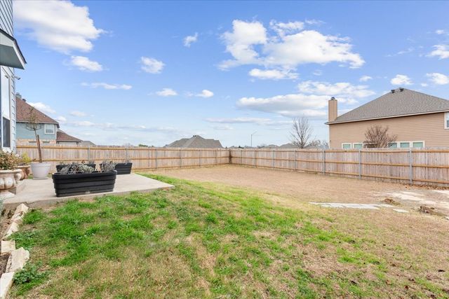 10713 Burnham Dr, Waco, TX 76708