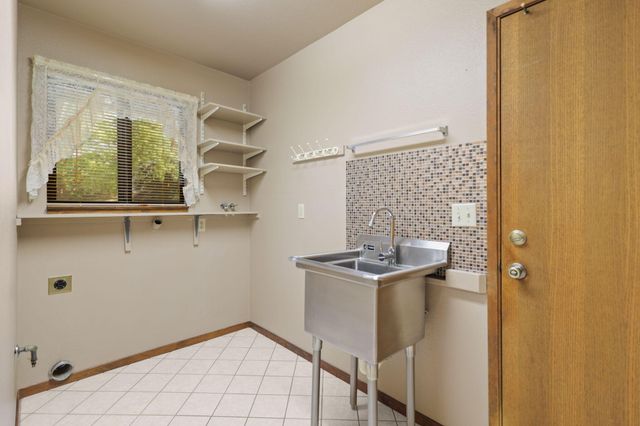 4648 Dandelion Drive, Redding, CA 96002