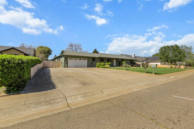 4648 Dandelion Drive, Redding, CA 96002