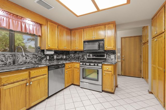 4648 Dandelion Drive, Redding, CA 96002