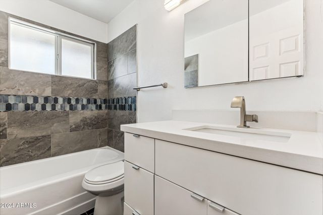 502 E Roanoke Avenue 3, Phoenix, AZ 85004