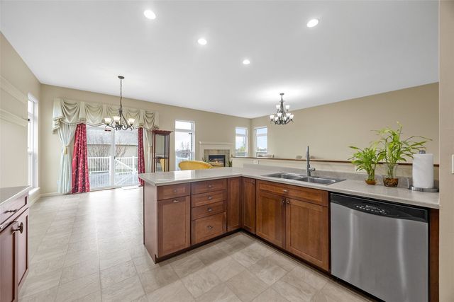 2424 Radcliffe Drive SW, Cedar Rapids, IA 52404