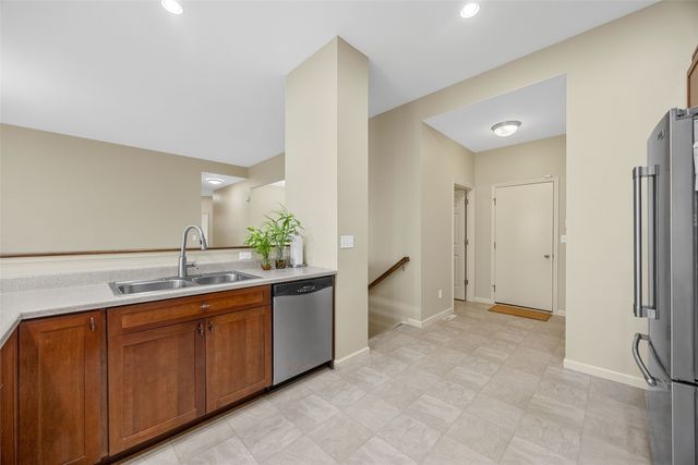 2424 Radcliffe Drive SW, Cedar Rapids, IA 52404